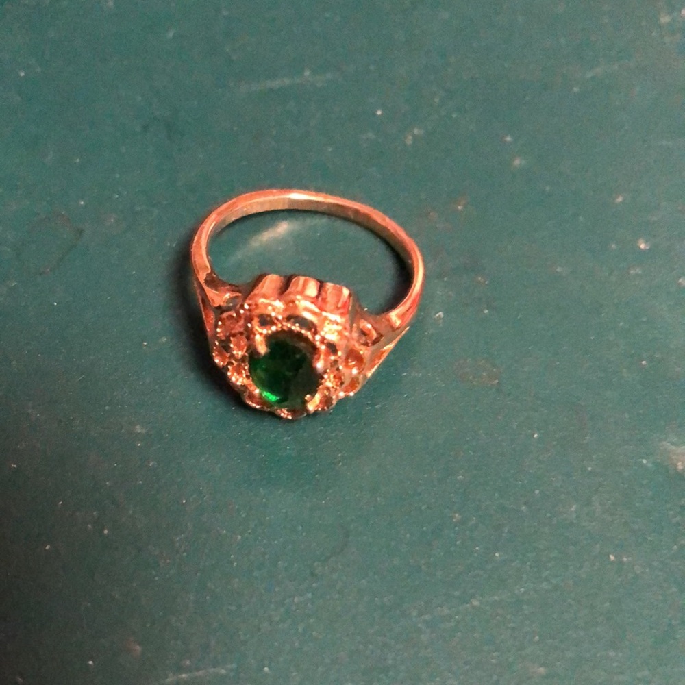 Emerald 18kt Gold GE Ring-  538 $30 or $25 w/offer